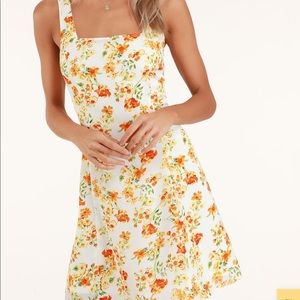 Lulus “day date”floral mini dress